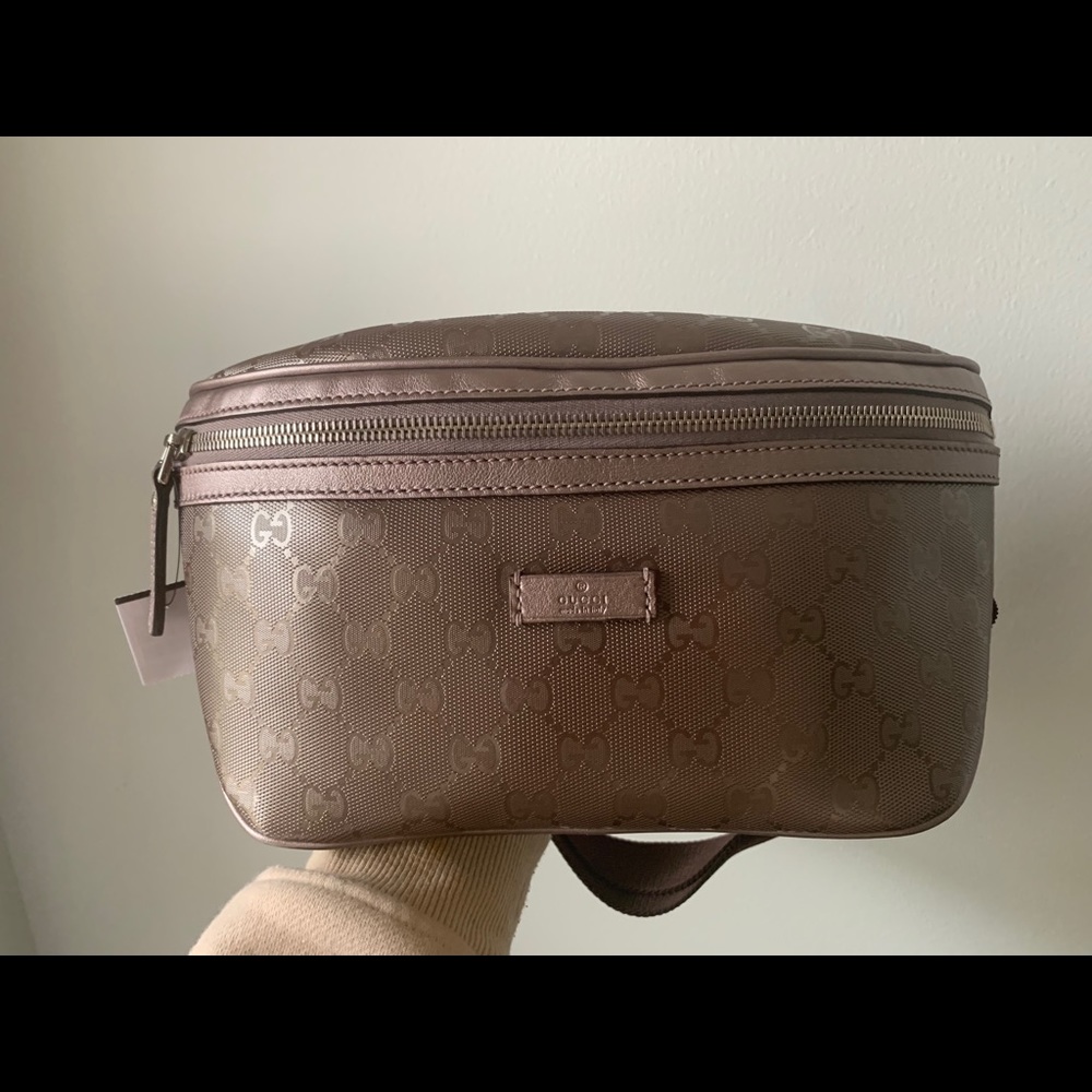 Authentic Gucci GG Supreme canvas belt bag